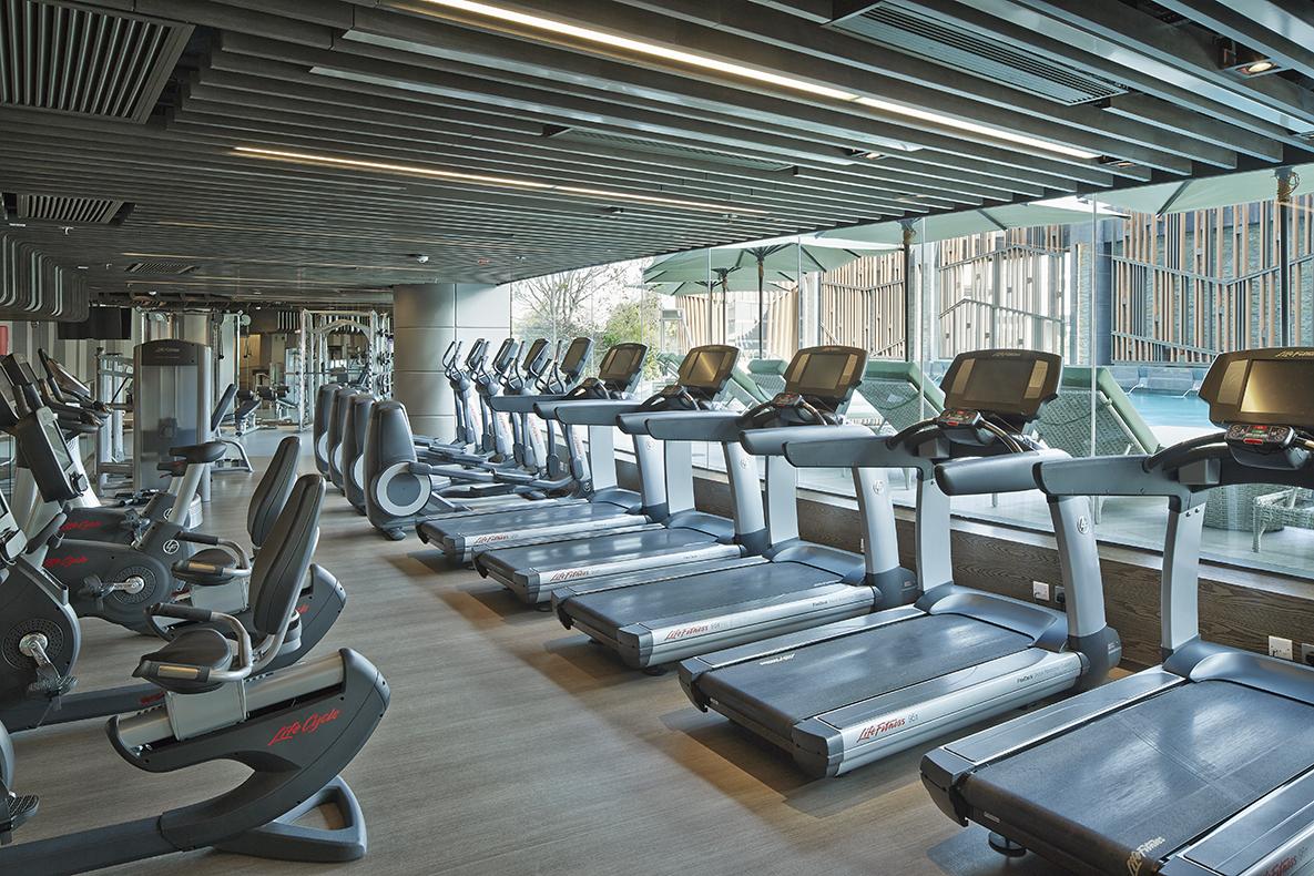 Royal Plaza Hotel Χονγκ Κονγκ Εξωτερικό φωτογραφία The gym at the Mandarin Oriental, Hong Kong