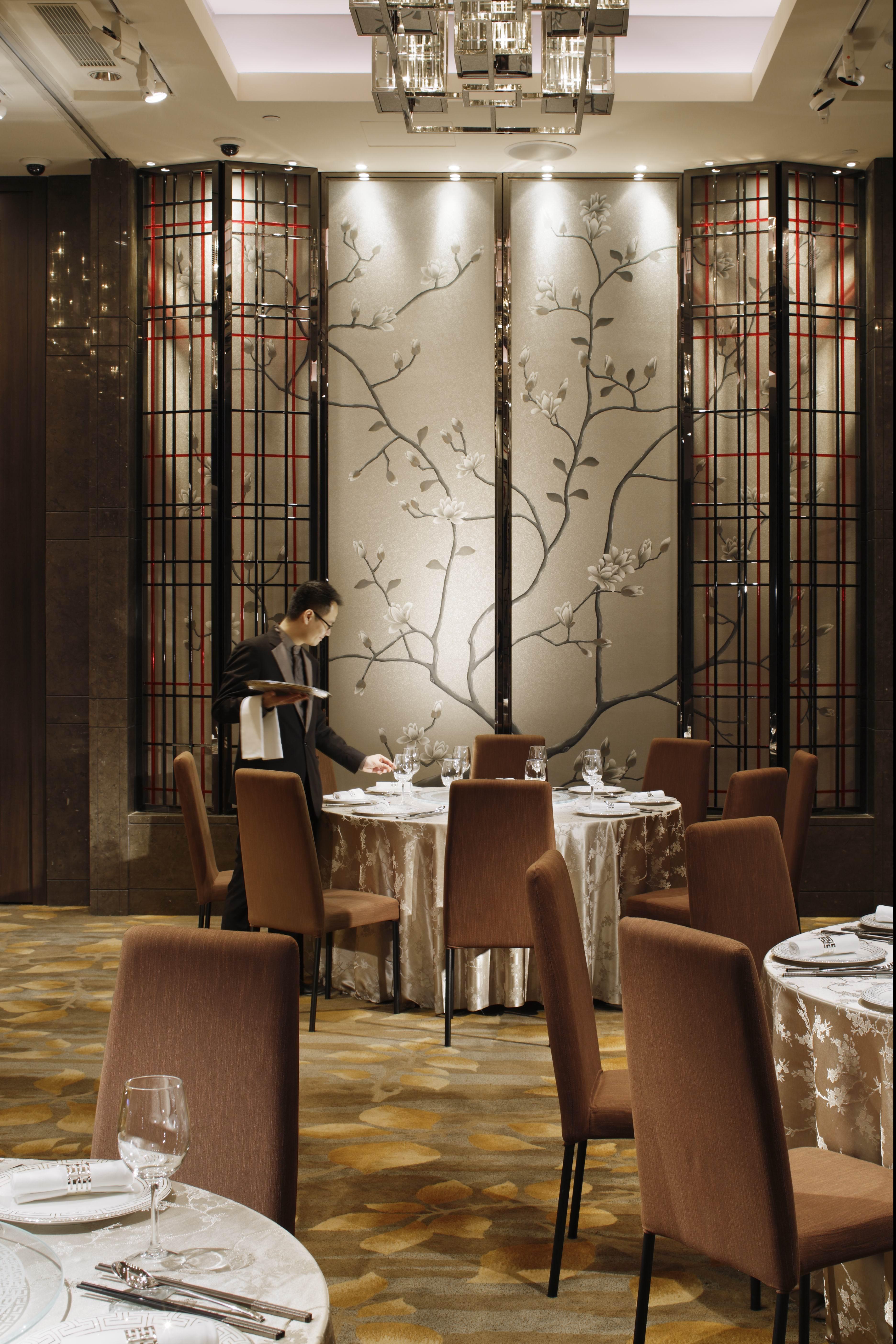 Royal Plaza Hotel Χονγκ Κονγκ Εξωτερικό φωτογραφία A restaurant in a hotel