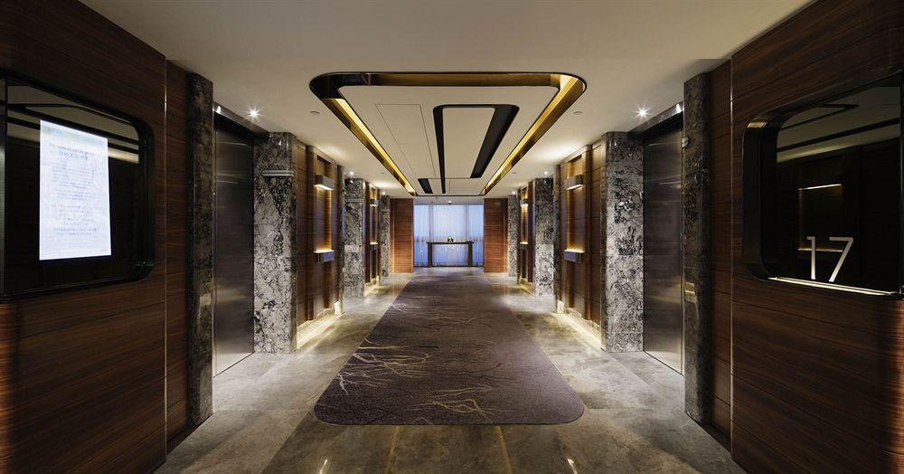 Royal Plaza Hotel Χονγκ Κονγκ Εξωτερικό φωτογραφία The elevators