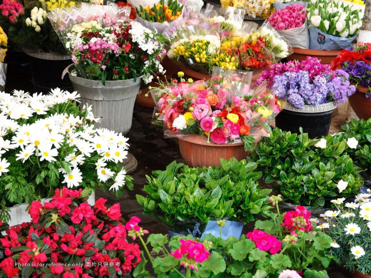 Royal Plaza Hotel Χονγκ Κονγκ Εξωτερικό φωτογραφία Flower shop in Paris