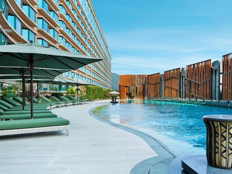 Royal Plaza Hotel Χονγκ Κονγκ Εξωτερικό φωτογραφία The pool at the hotel