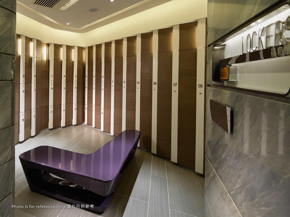 Royal Plaza Hotel Χονγκ Κονγκ Εξωτερικό φωτογραφία The interior of the VIP lounge at Taoyuan International Airport